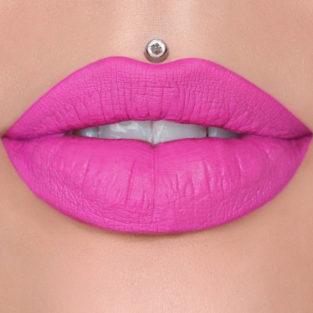New never used - Jeffree Star Cosmetics Velour Liquid Lipstick (Cavity)